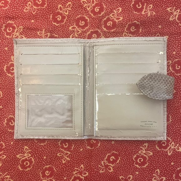 Vintage SnakeSkin Wallet - Picture 6 of 11